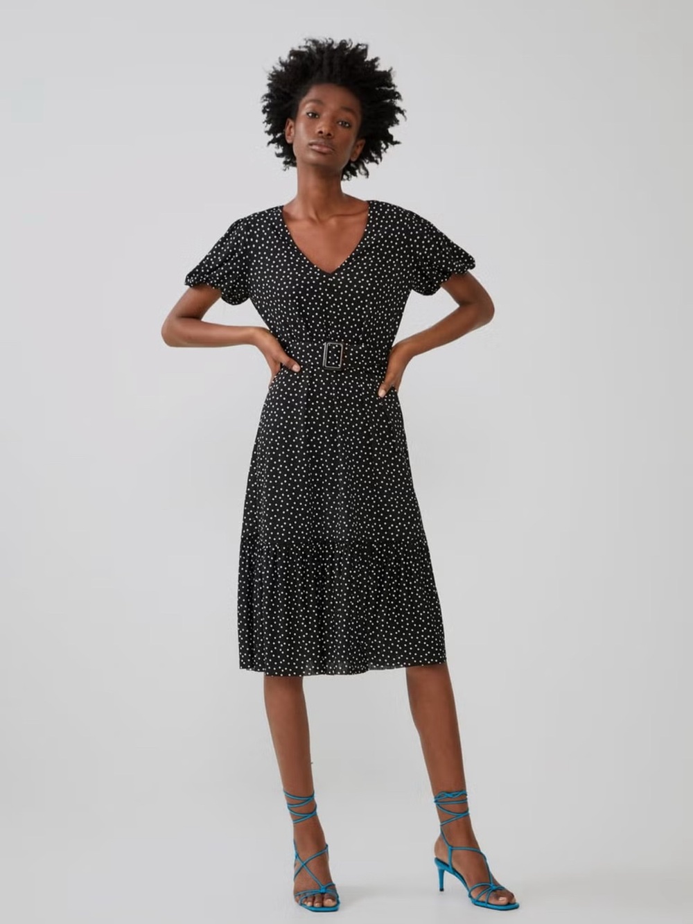 Zara Midi dress with V-neck, short puff sleeves, polka-dot print, and belt sz M